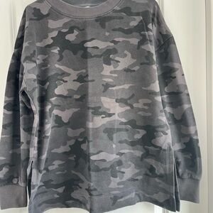 GAP Gray Camo Long Sleeve Tee